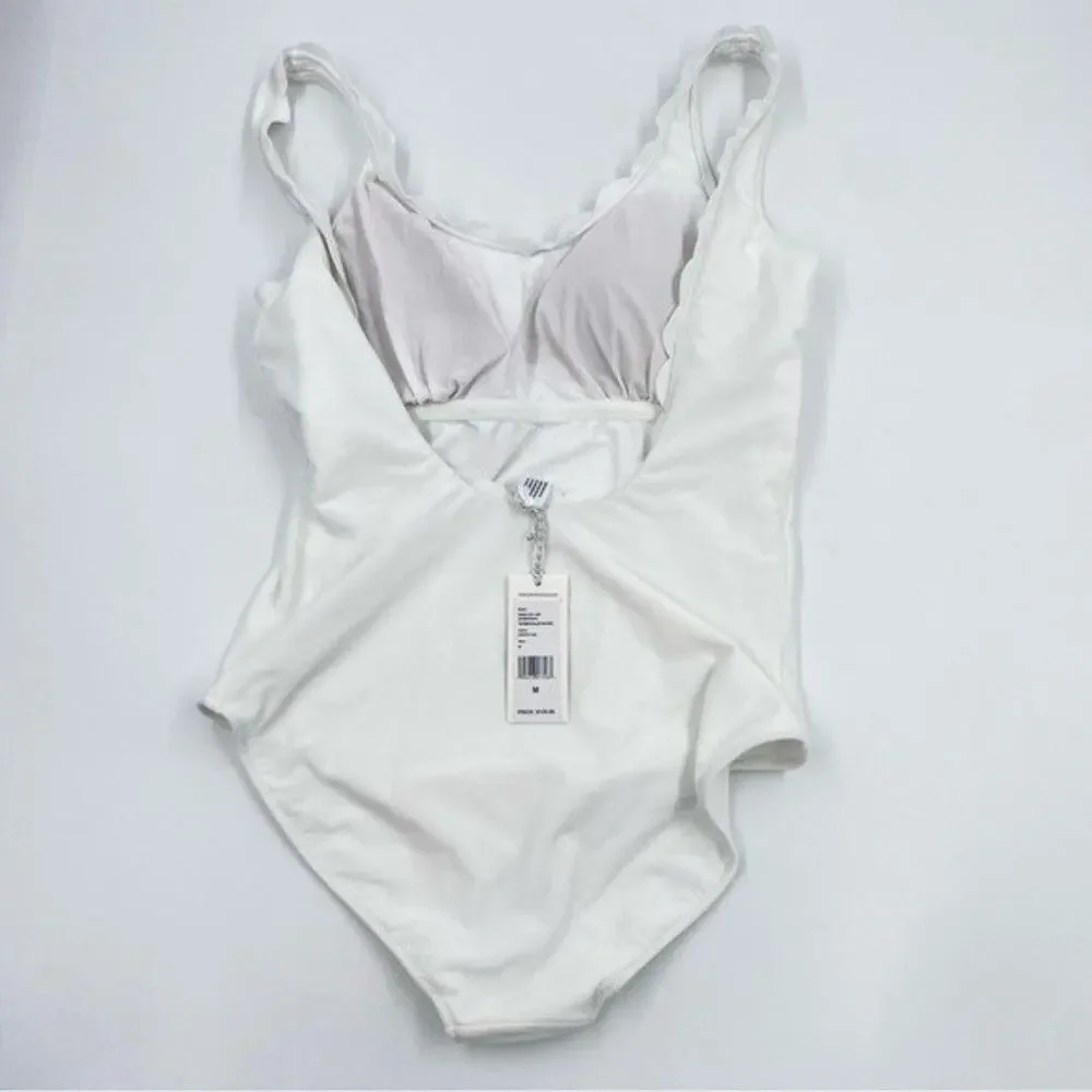 Vineyard Vines textured scallop one-piece swimsuit‎ white cap New scoop back